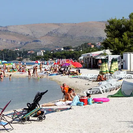 Apartment By The Sea Okrug Gornji, Ciovo - 6067 *