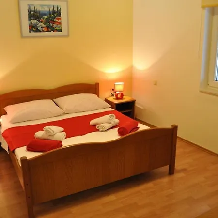 Apartment By The Sea Okrug Gornji, Ciovo - 6067 *